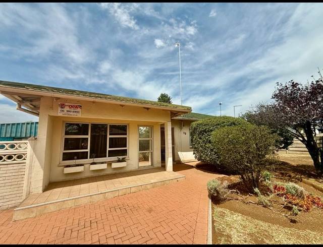 3 BEDROOM HOUSE FOR SALE IN VANDERBIJLPARK CW 5